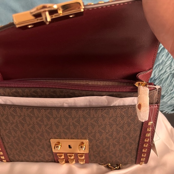 New Michael Kors Flap shoulder bag - Picture 4 of 6